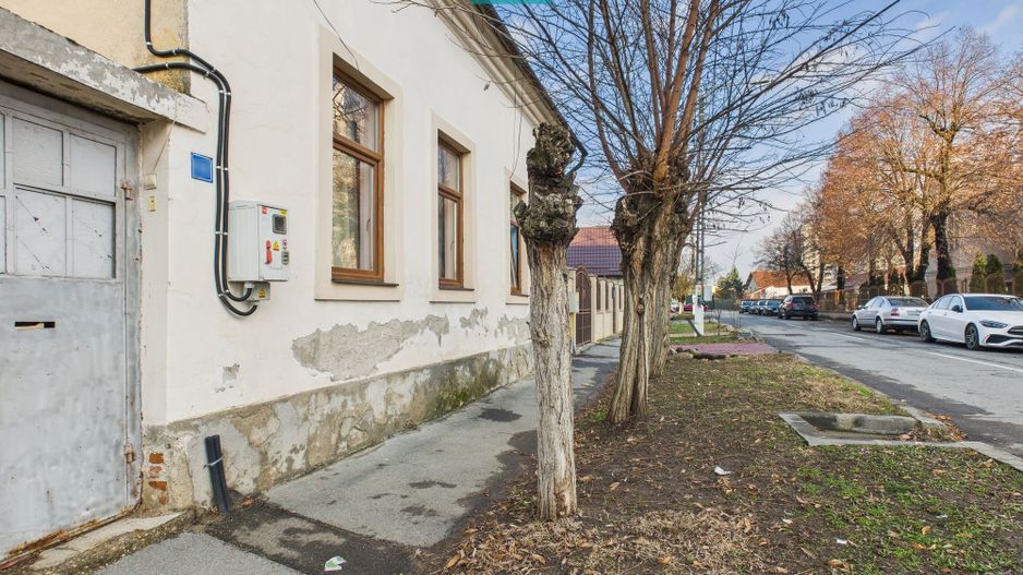 Casă individuală cu anexă în Vaicu - Poză 3