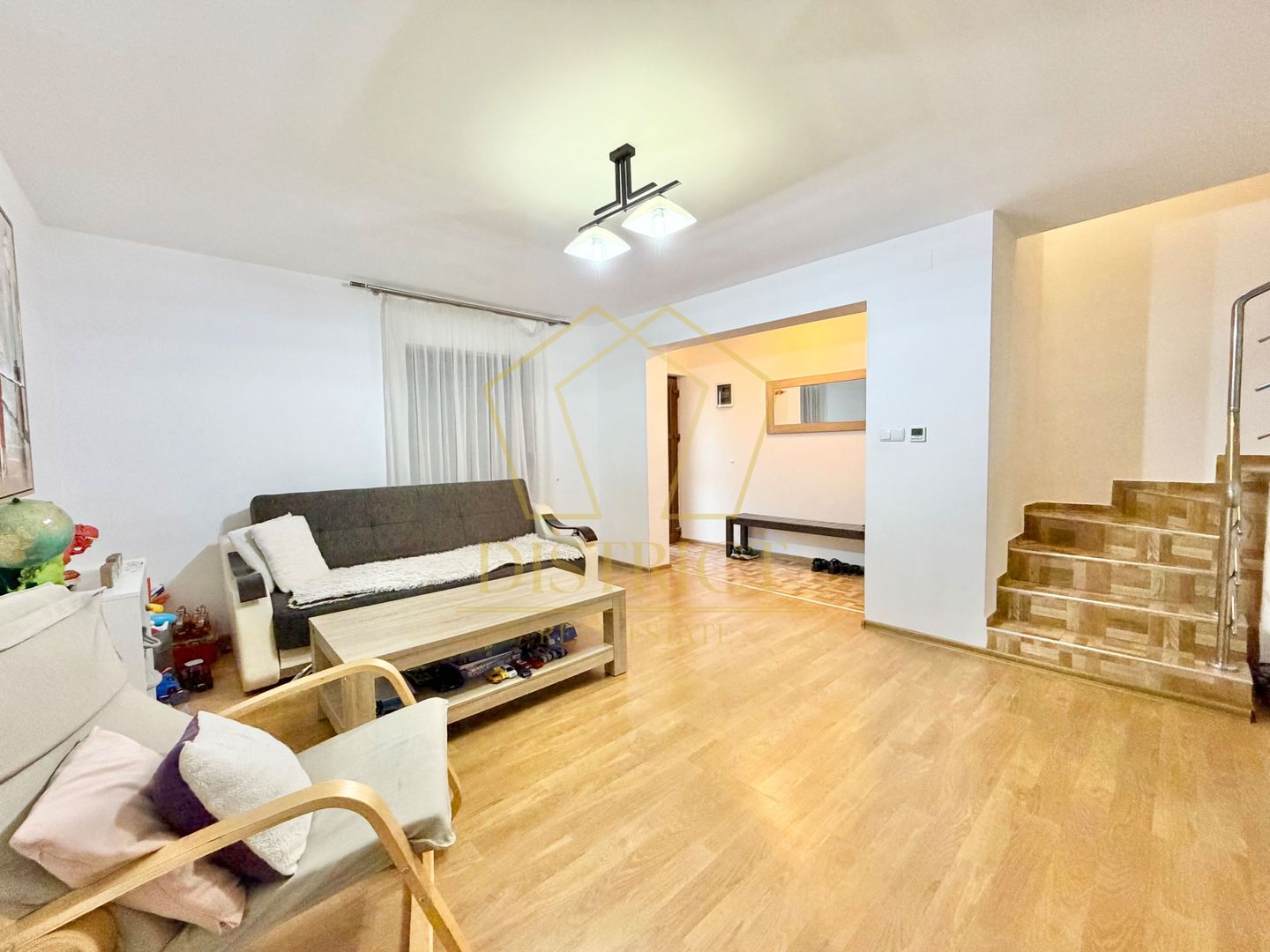 Duplex cu 4 camere si 2 bai complet mobilat si utilat in Giroc langa Zone 2. - Poză 3