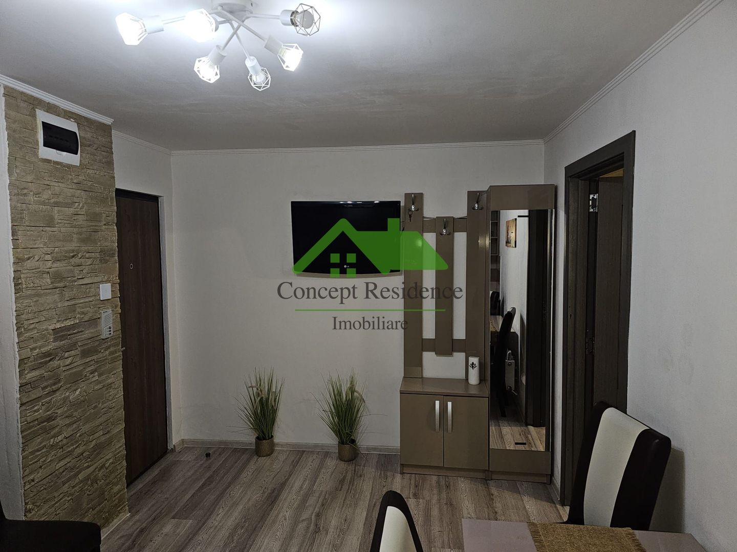 Exclusivitate!Apartament 2 camere semidecomandat, 59 mp, str. Enescu - Poză 2