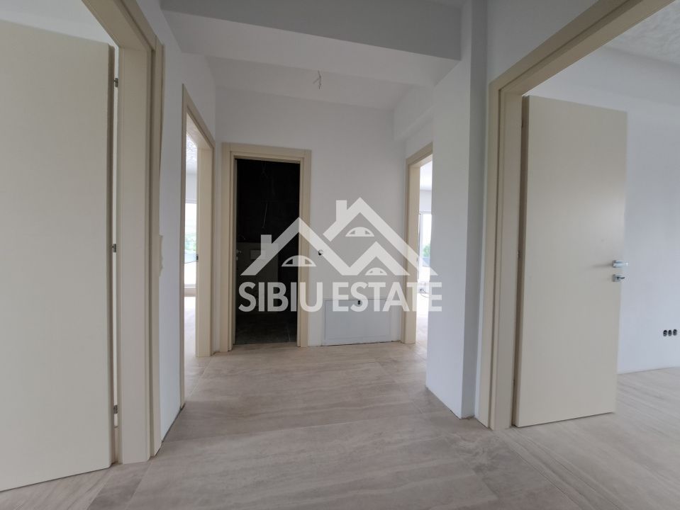 Casa noua cu piscina si terase panoramice, garaj - Poză 17