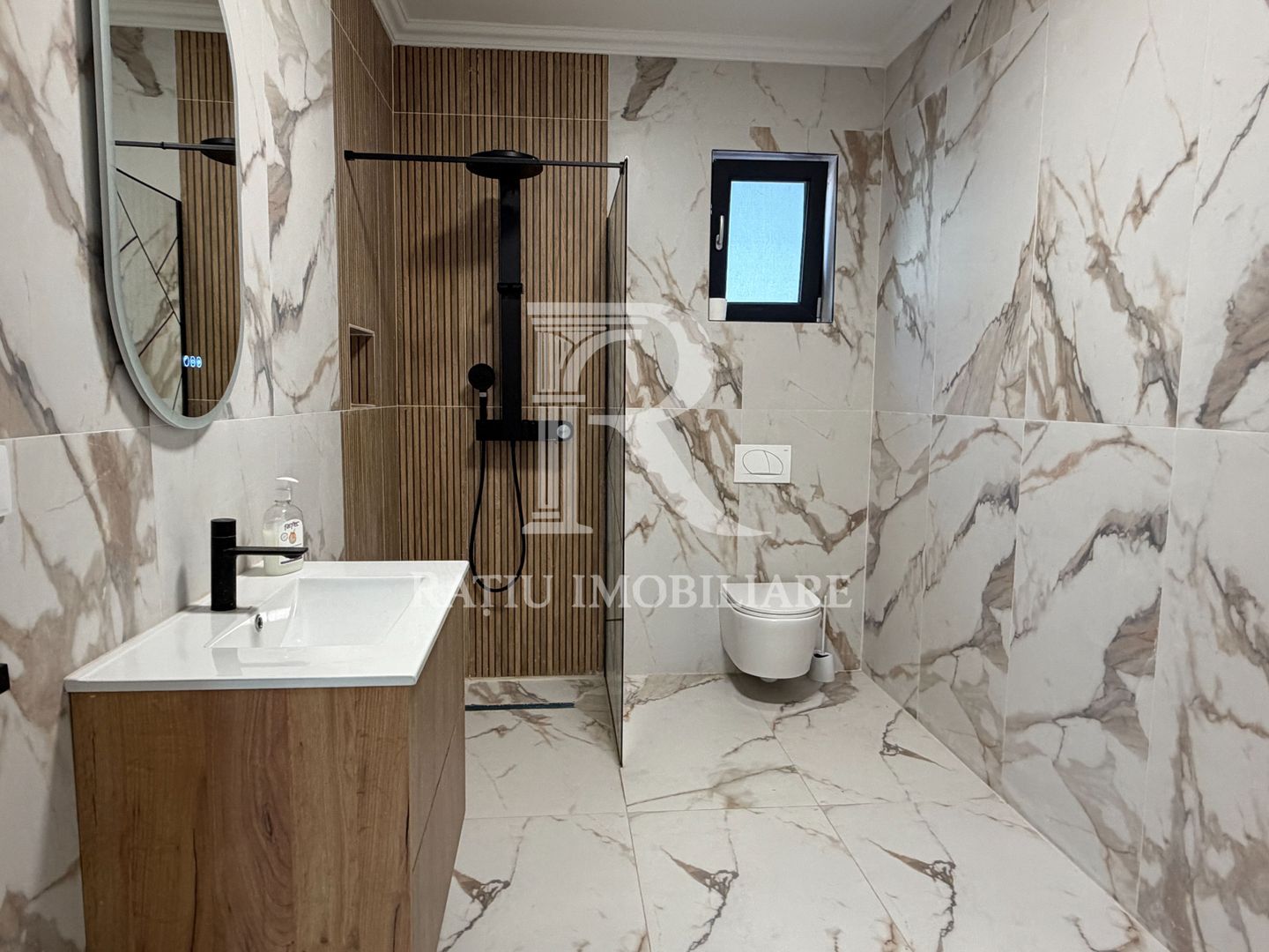 Casa cu 4 dormitoare | Jacuzzi | Sauna | Sanmartin | Oradea - Poză 13