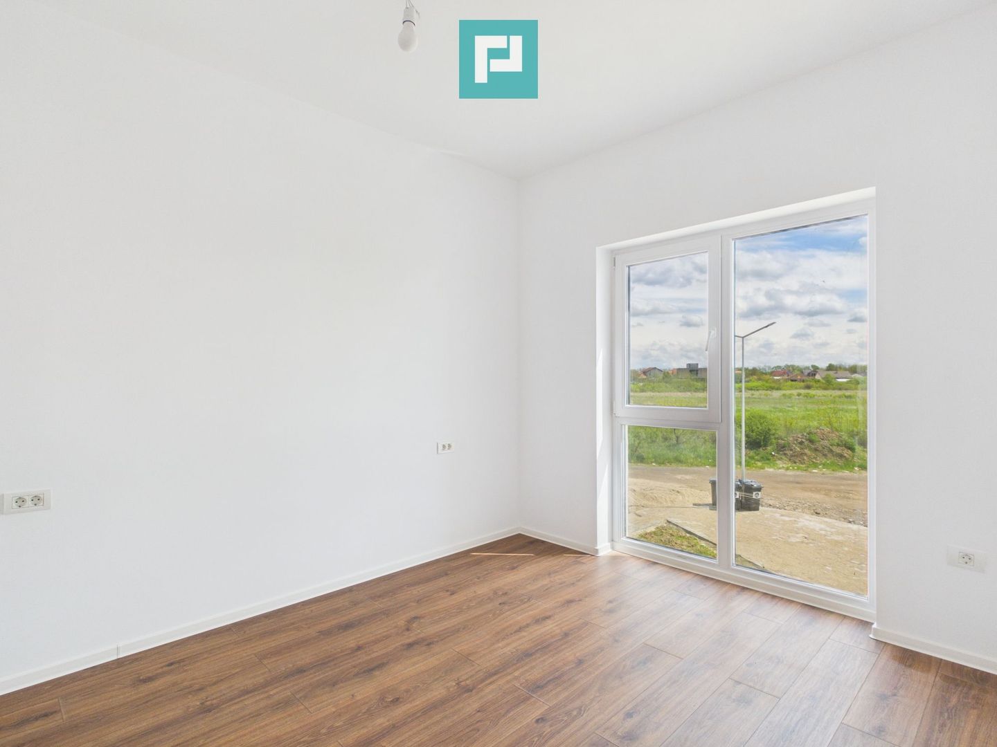 Apartament cu 2 camere şi dressing în Moşniţa Nouă - Poză 1