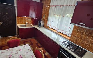Casa- Str Tismana, zona Spitalul nr 1 - Poză 10