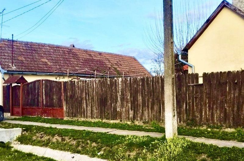 Casa situata central cu teren în suprafață de 5036 mp - Poză 5