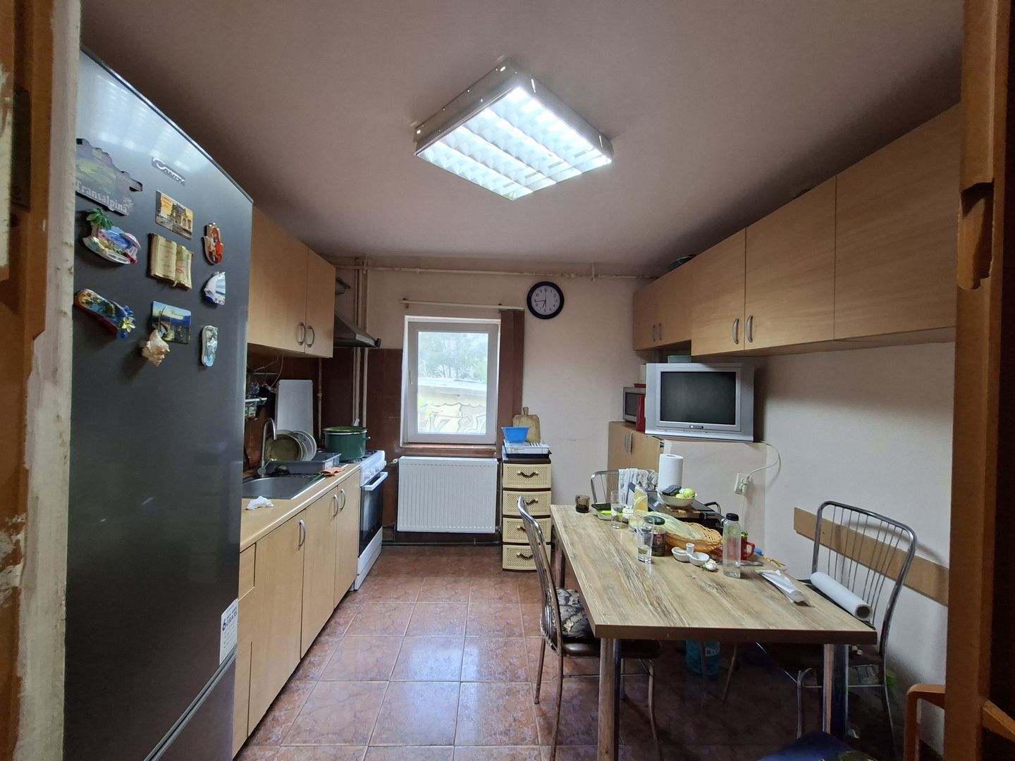 Apartament cu 3 camere -spatios si decomandat -  Zona Bucovina - Poză 2