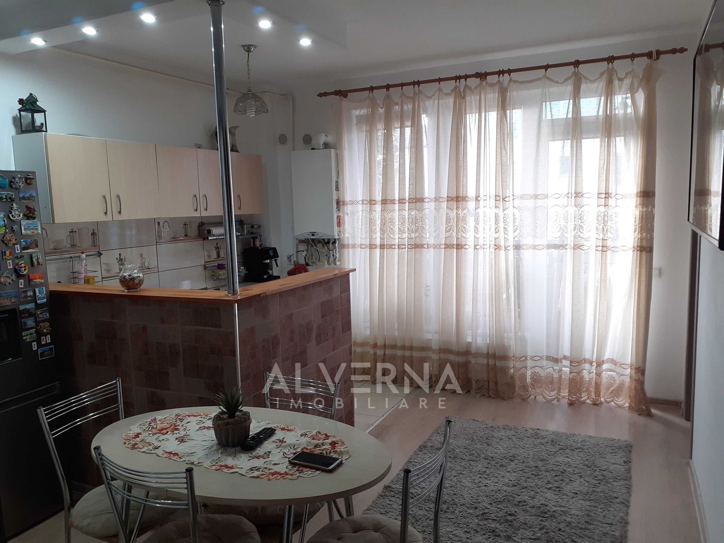 Apartament 3 camere, 57mp, decomandat, parcare, zona Petrom, Baciu - Poză 2