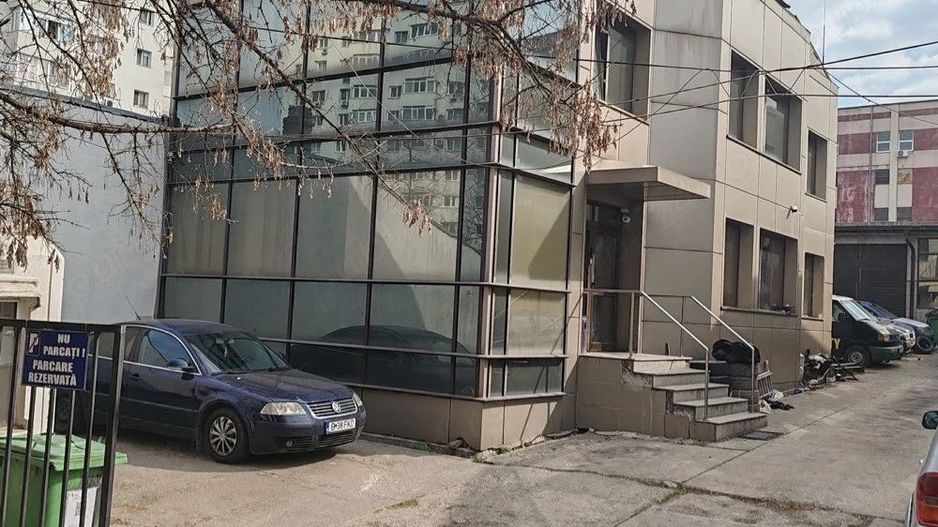 Vila P+1+M de inchiriat | 7 camere, 5 bai| curte mare, Sector 3 - Poză 1