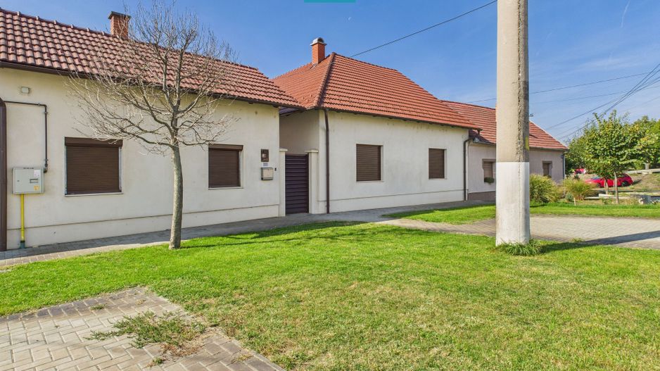 Casă modernă cu 2 corpuri, 5 camere în Pecica - Poză 2