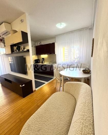 Apartament 3 camere Aradului bloc nou - Poză 2