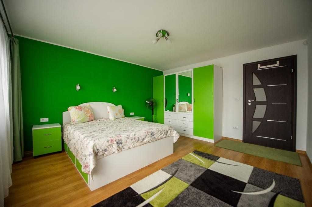 CASĂ DE ÎNCHIRIAT – TIUR-BLAJ, JUDEȚUL ALBA. Casă moderna si spațioasă, suprafață 300 mp, 2 sufragerii, 3 dormitoare, 3 bai. Toate utilitatile. - Poză 4