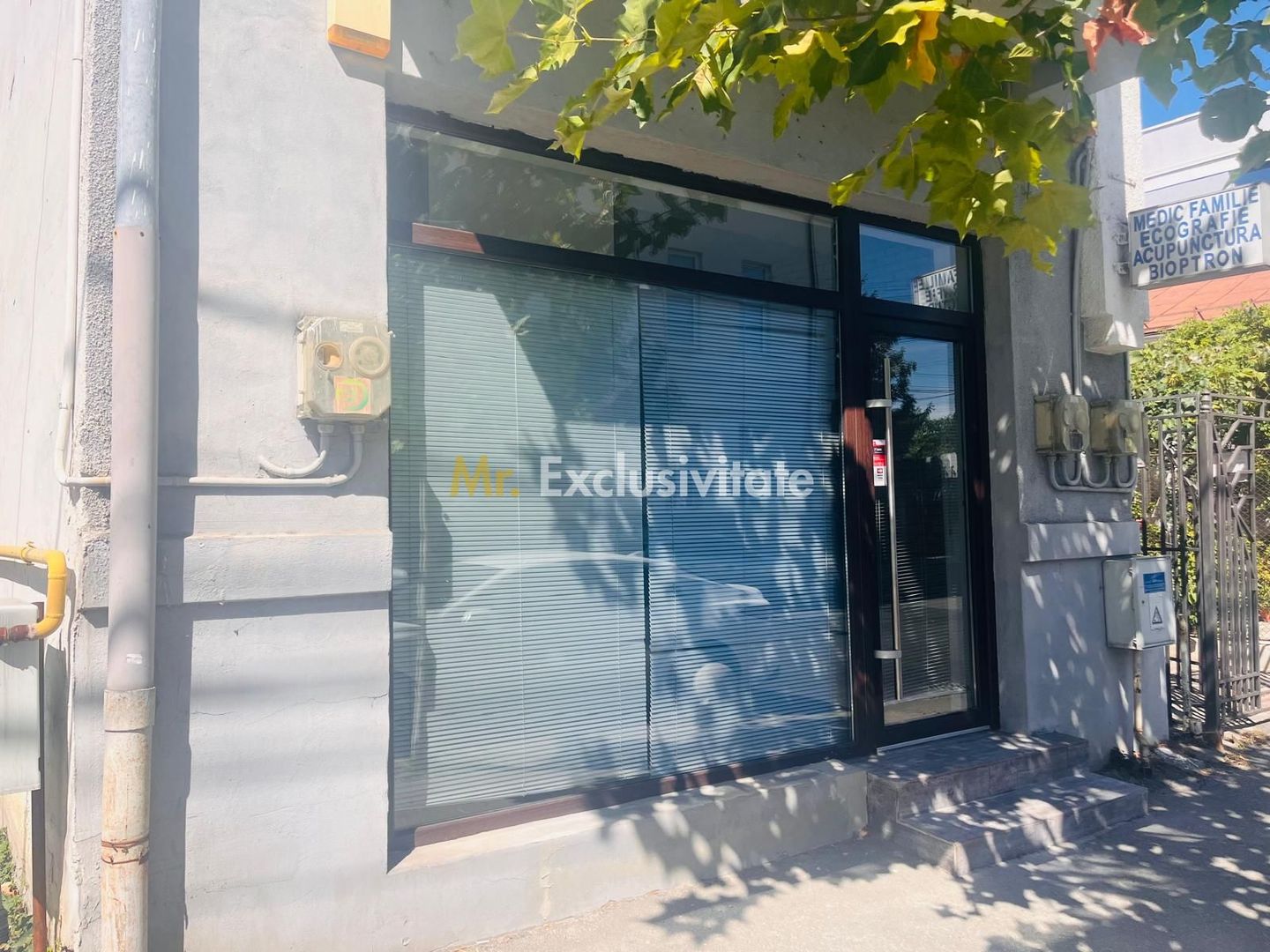 Spatiu stradal, central, cu vad comercial si vizibilitate excelenta - Poză 4
