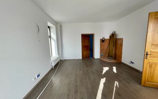 De vânzare – Clădire impresionantă, 11 camere, 9 dormitoare, Păcurari - Poză 16