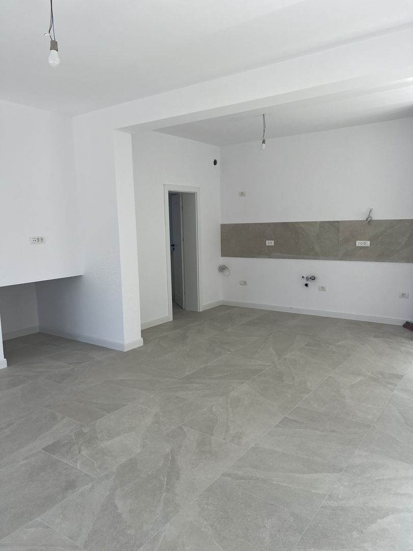 Jumătate de duplex premium, 120 mp utili, teren 256 mp, garaj și 3 dor - Poză 14