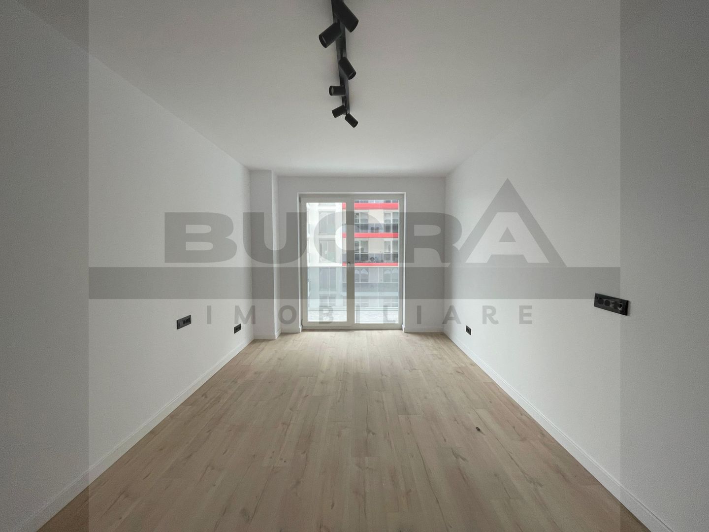 Apartament 2 camere, finisat, parcare, zona Elite - Poză 3