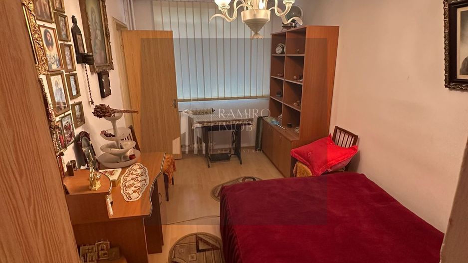 Apartament 3 camere Piata Progresul /etaj 2 - Poză 1