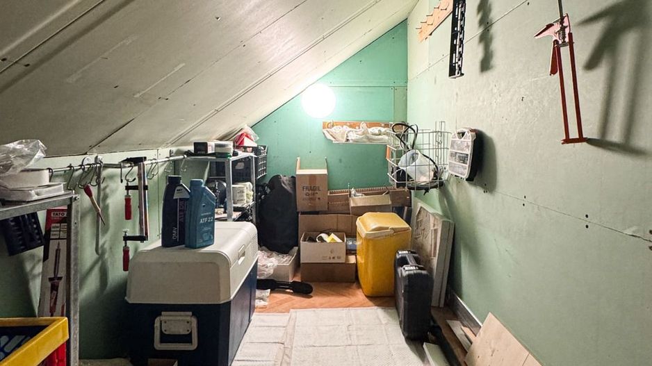 Apartament 2 camere - Domenii, etaj 2/2, centrala noua, curte, boxă, pod. - Poză 23