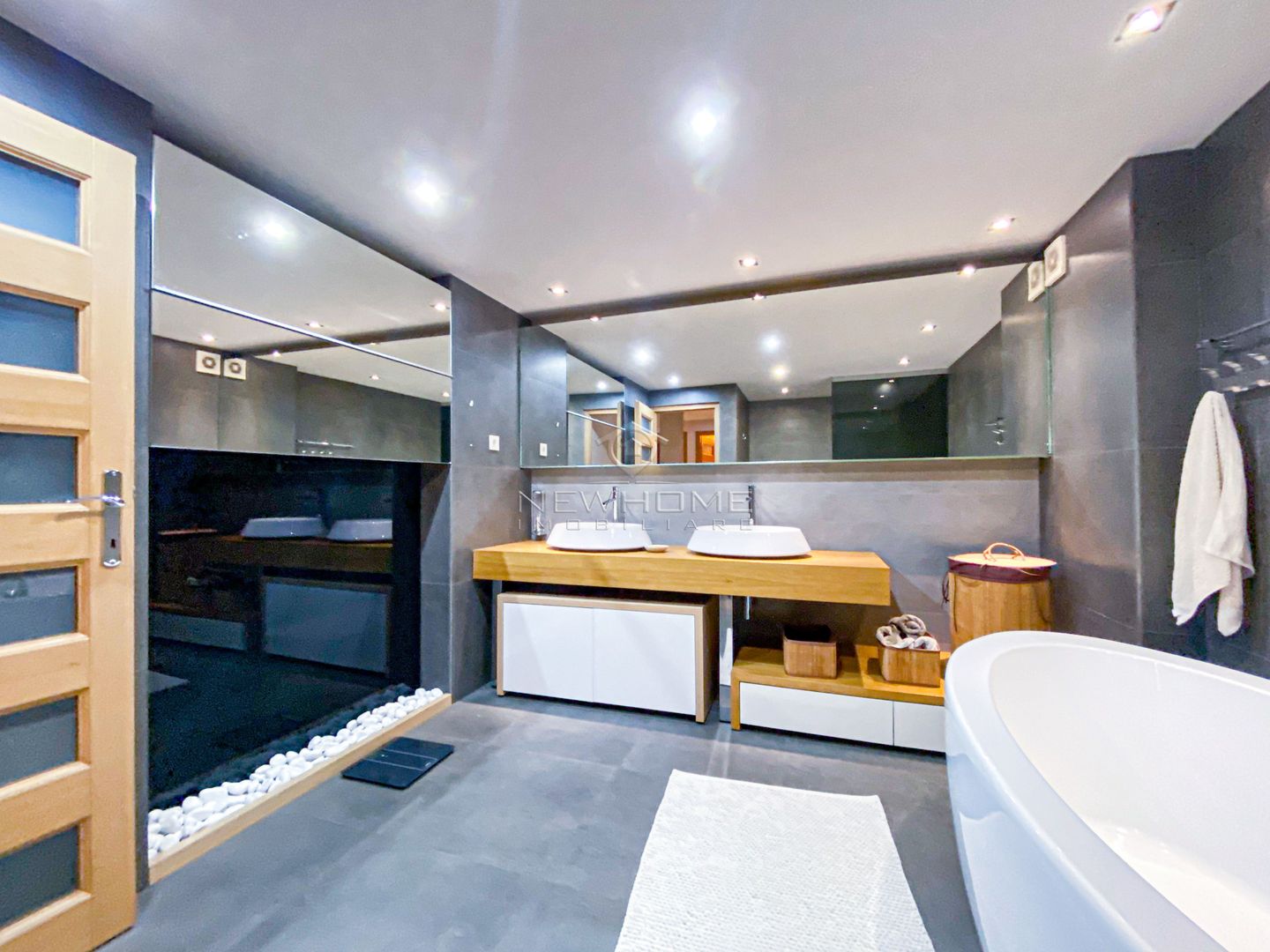 Apartament LUX 4 camere Parcare, zona Campului - Poză 5