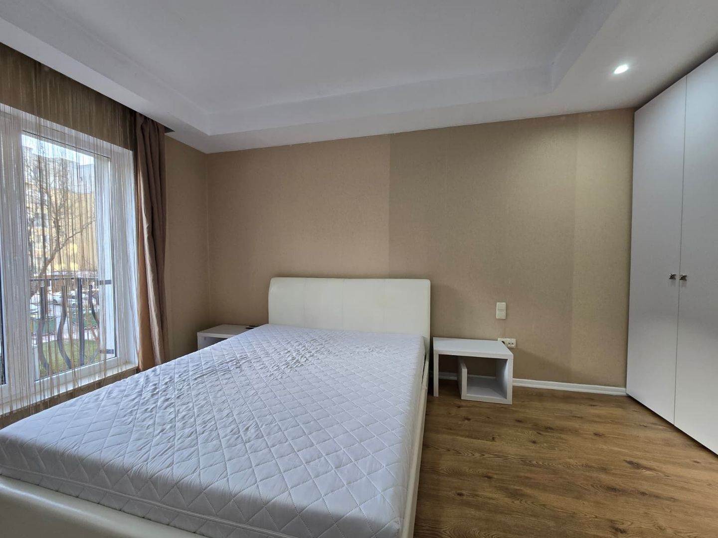 COSMOPOLIS - Apartament cu 2 camere tip studio, mobilat si utilat. - Poză 8