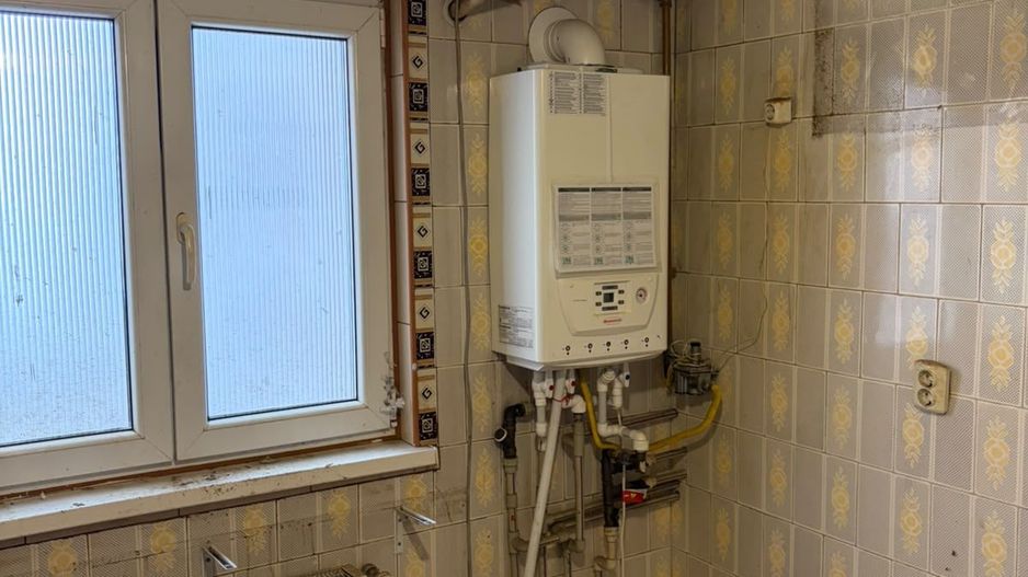 Apartament 4 camere centrala proprie necesita renovare Lujerului - Poză 2