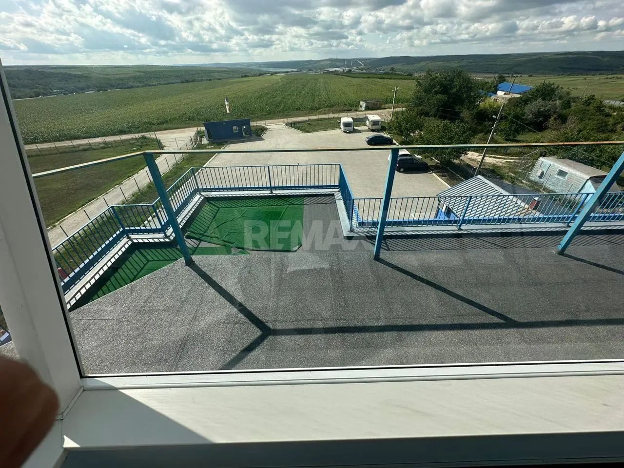 Aerodromul Horesti 24 ha teren + 1400 m2 hangare și 550 m2 cladire administrativa - Poză 22