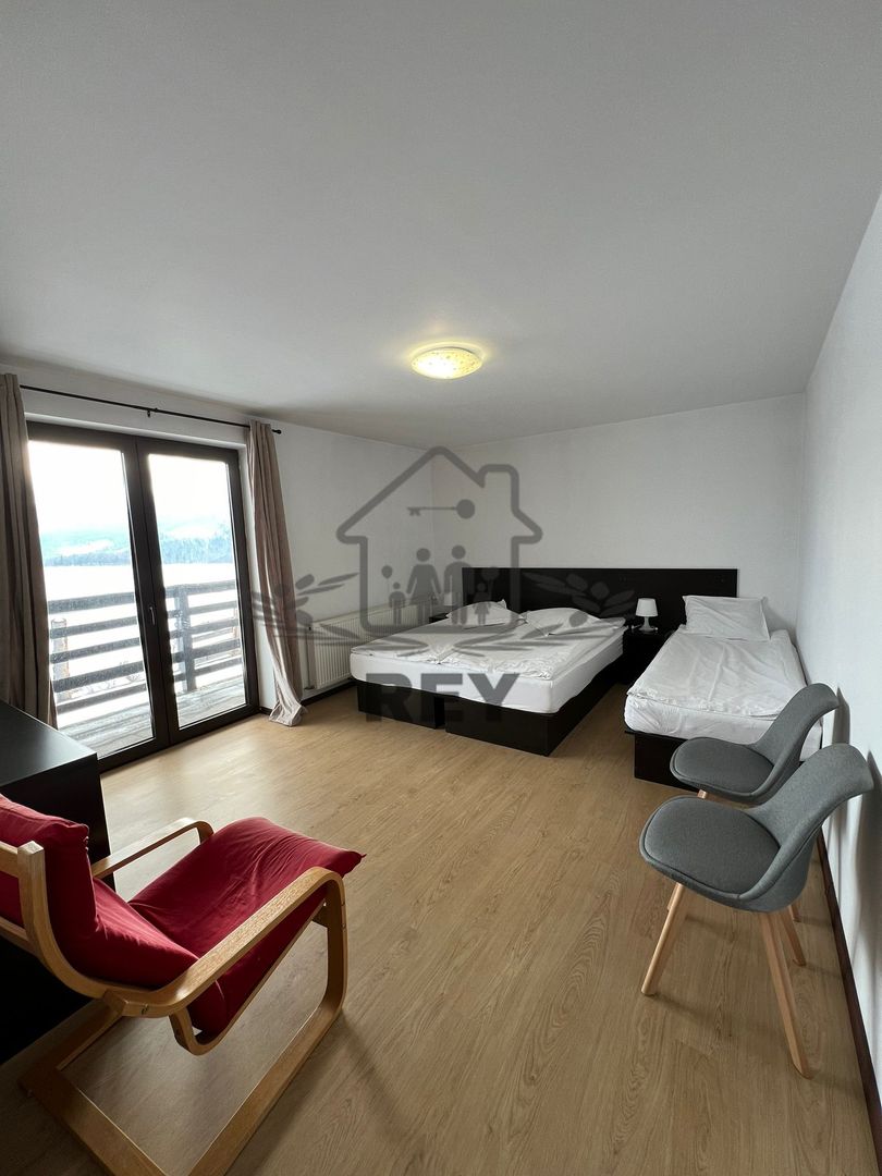 Vila / Hotel de vânzare în Păltiniș - Poză 3