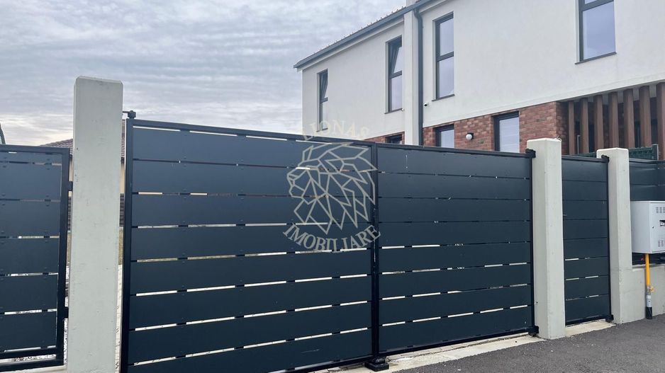 Doua case in Duplex 4 camere 183 mp-teren 295 mp-Dezmir Jud. Cluj - Poză 3