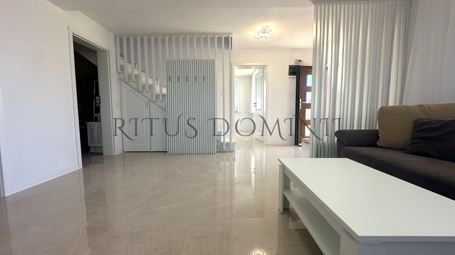 Vila cu 5 camere la Prima Închiriere, Sânmartin, 140mp - Poză 1