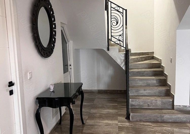 CASĂ SPAȚIOASĂ | 230 MP + MANSARDĂ 70 MP | TEREN 280 MP | BURDUJENI - Poză 5