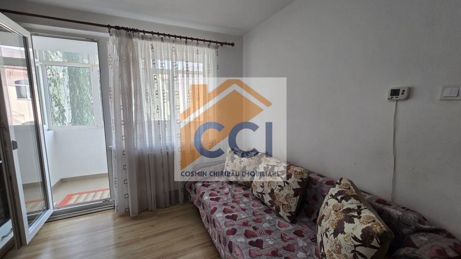 DE VÂNZARE - Apartament cu 2 camere în Bacău - Etaj 1 - Poză 3