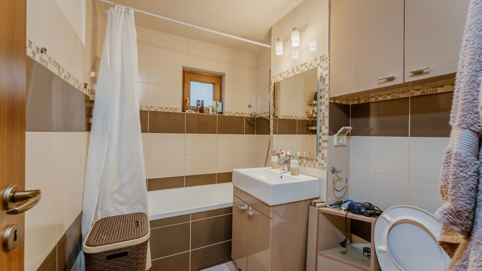 Apartament cu 3 camere în Alfa - Poză 11