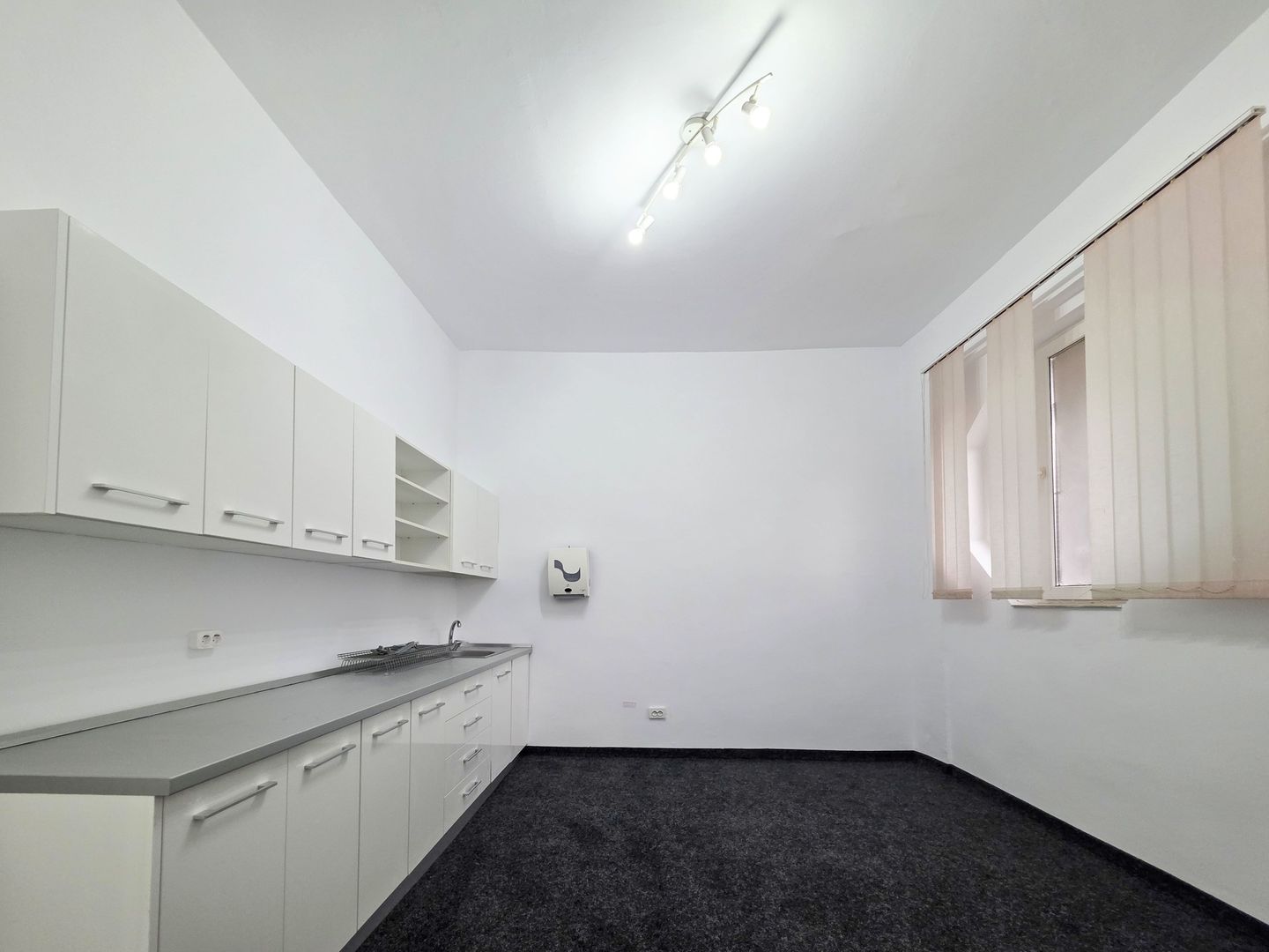FALEZA NORD – 192 MP UTILI, IDEAL MAGAZIN, BIROURI, CABINETE MEDICALE - Poză 17