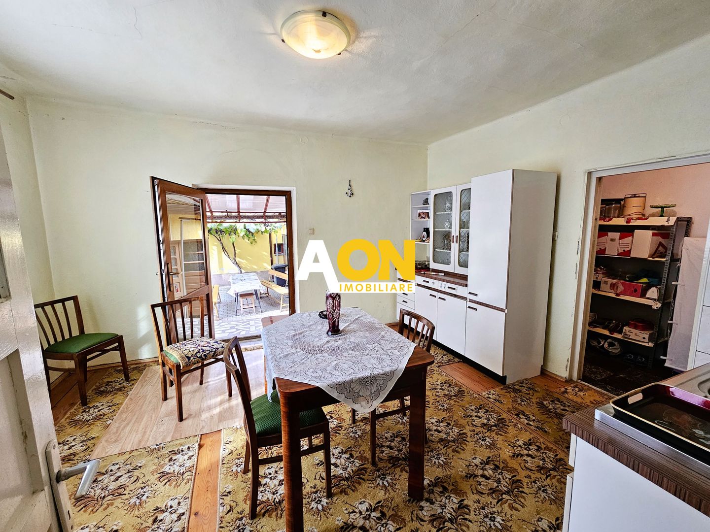 Casa cu 4 camere, 2024 mp teren, la asfalt, cu utilitati, Vintu de Jos - Poză 6