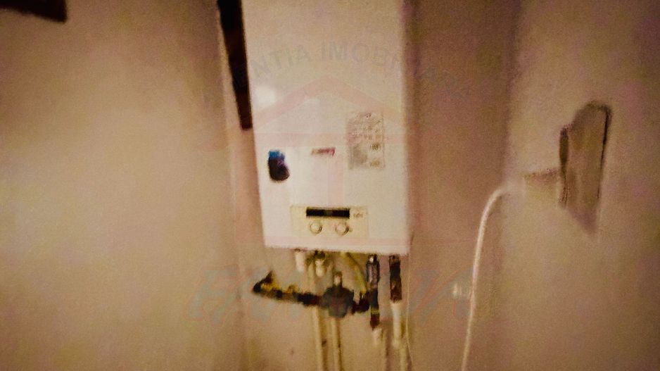 700 mp, teren intravilan, zona Centru, 150.000 euro - Poză 13
