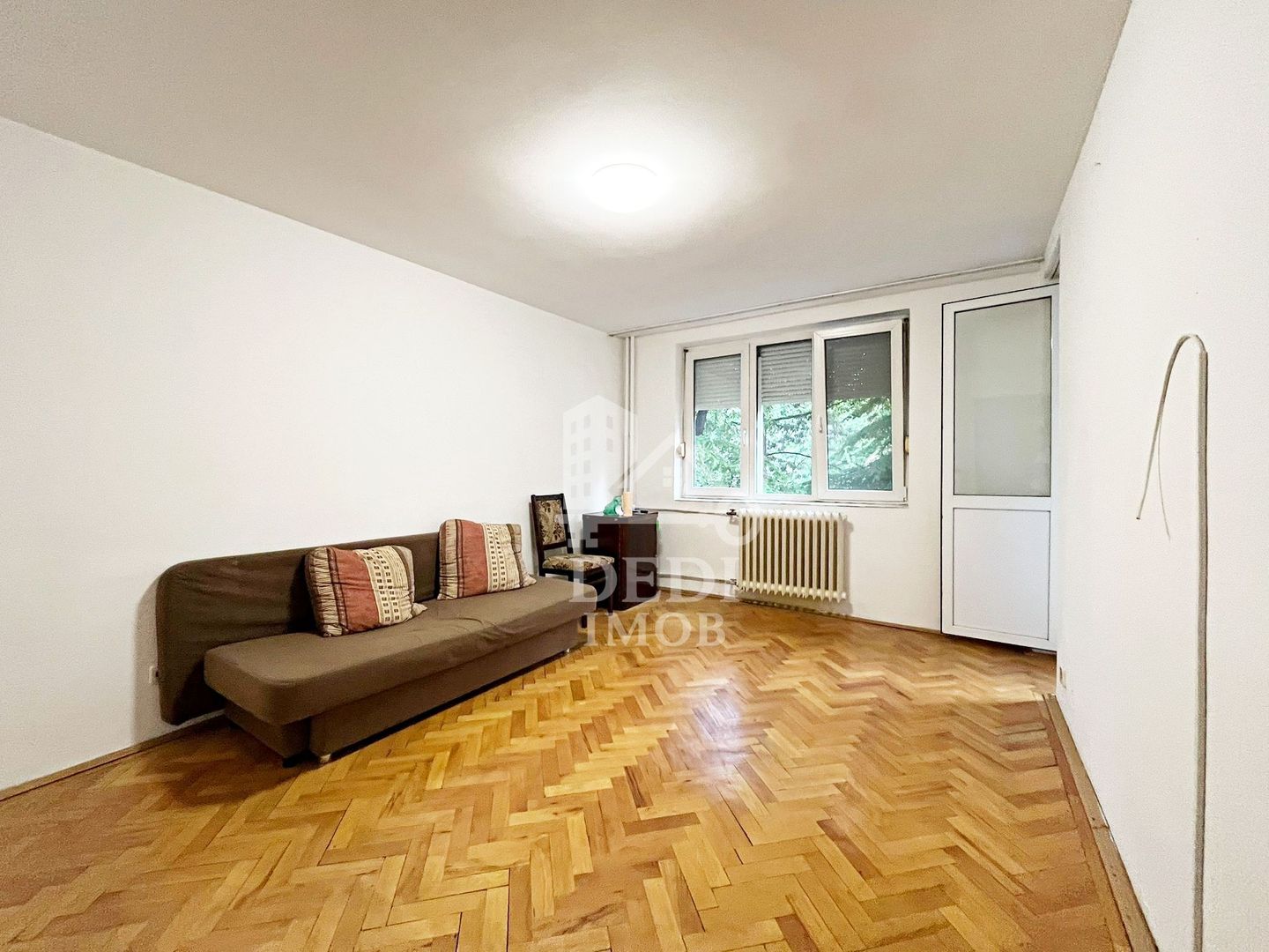 Apartament 2 camere de vânzare in zona Rogerius, Oradea - Poză 1