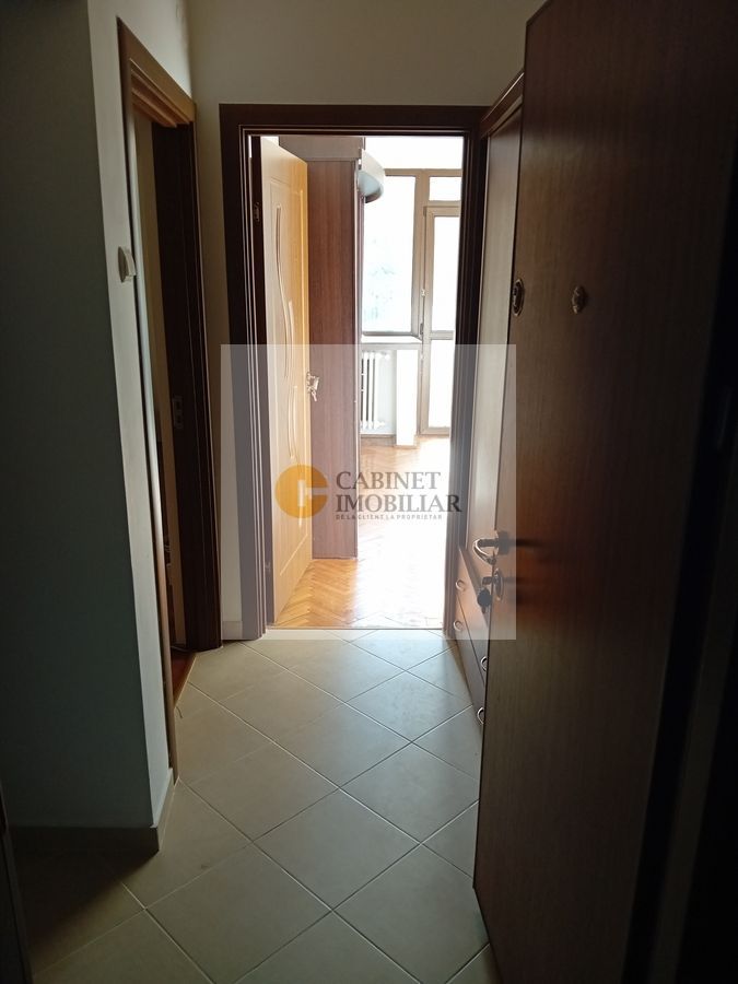 2 camere | Decomandat  | Romana  | Etaj 1/8 - Poză 2