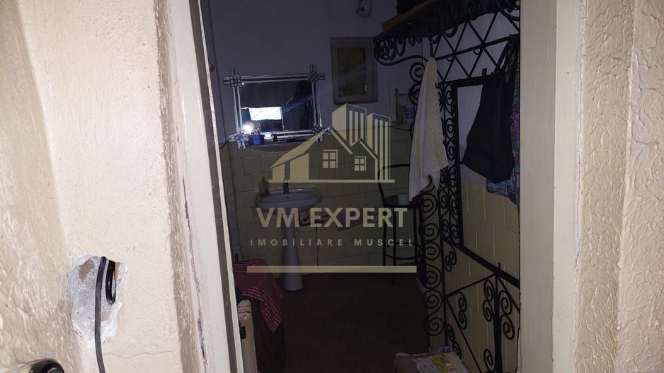 VILA 6 CAMERE, TEREN 300 MP, CAMPULUNG - Poză 11