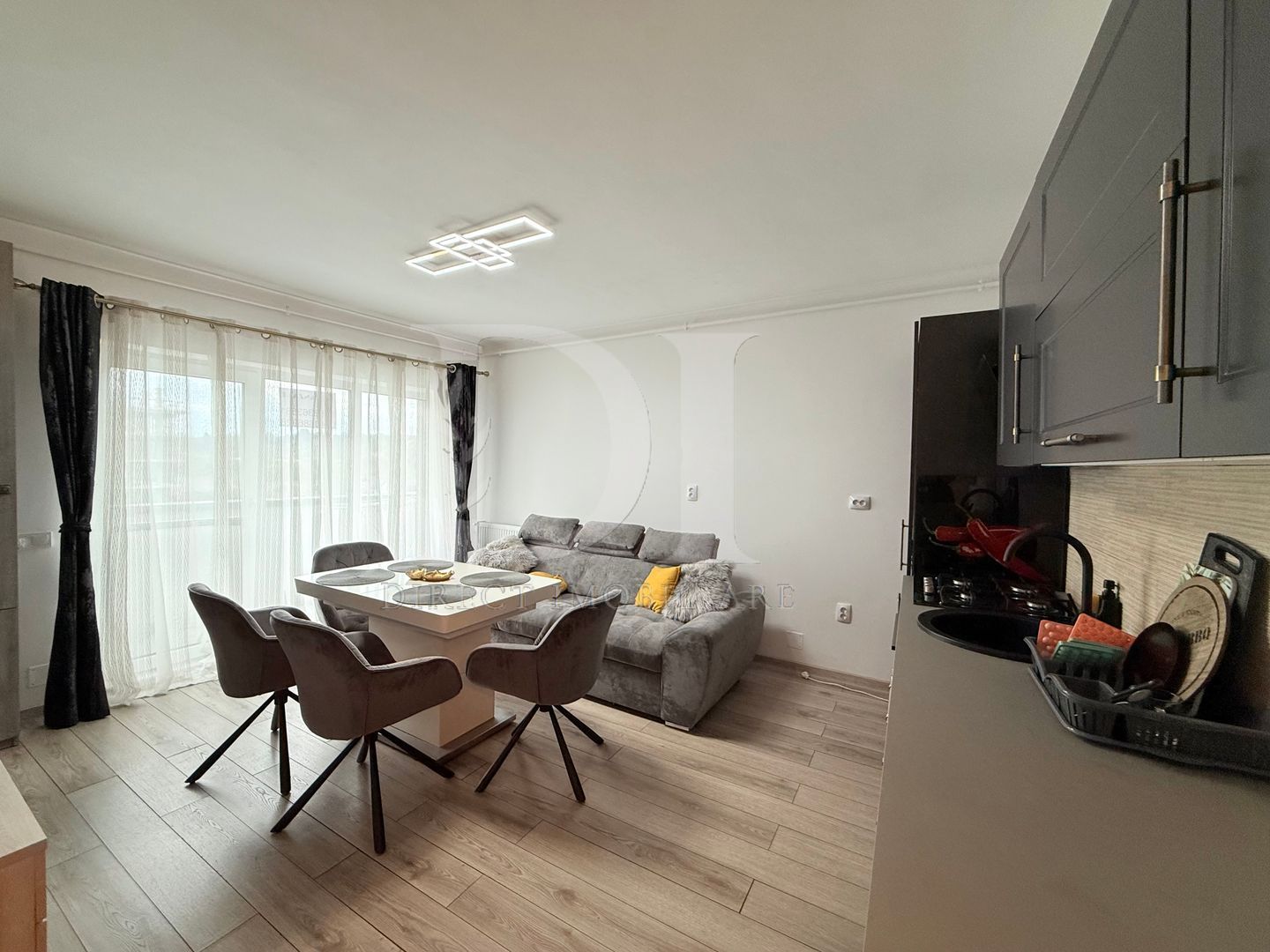 Apartament modern de vânzare – Zona Stadionului , Florești - Poză 2