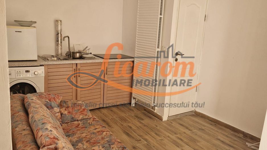 Garsoniera in casa str Iuliu Maniu curte comuna. - Poză 4