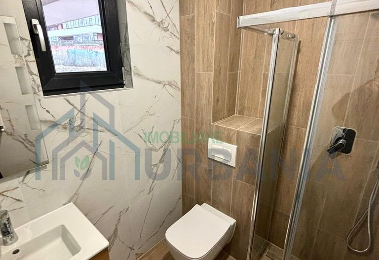 Apartament 3 camere de vanzare Pacurari - Poză 1