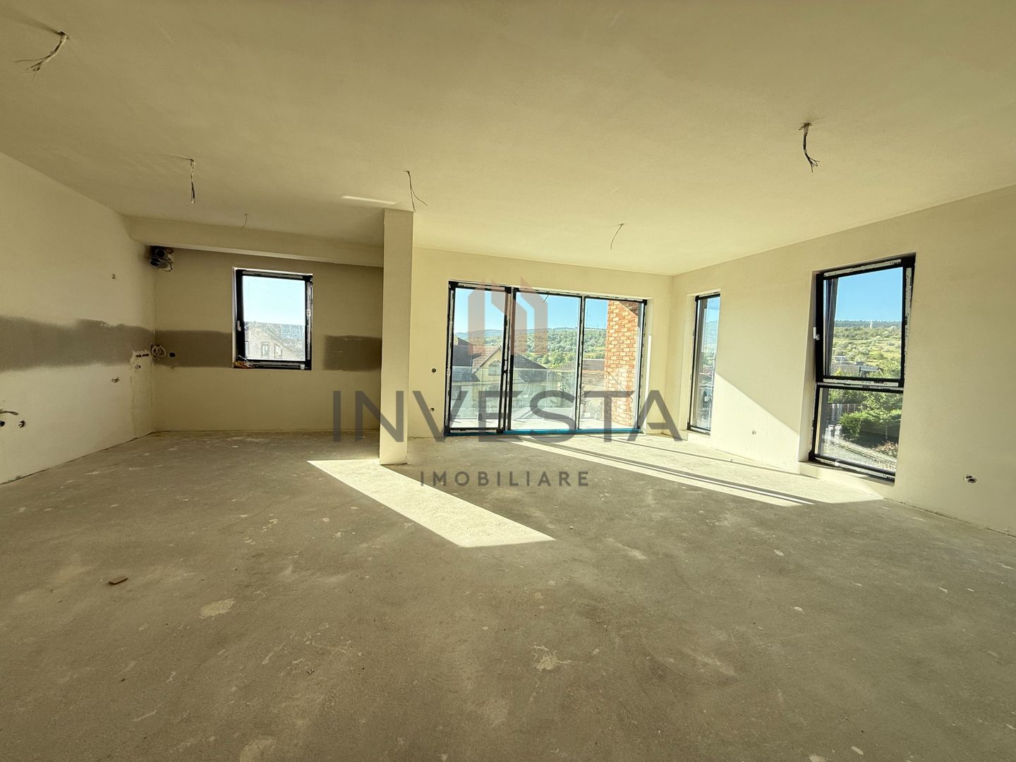Apartament in vila! 4 camere 125.56 mp utili+29 mp terasa! 2 garaje! - Poză 2