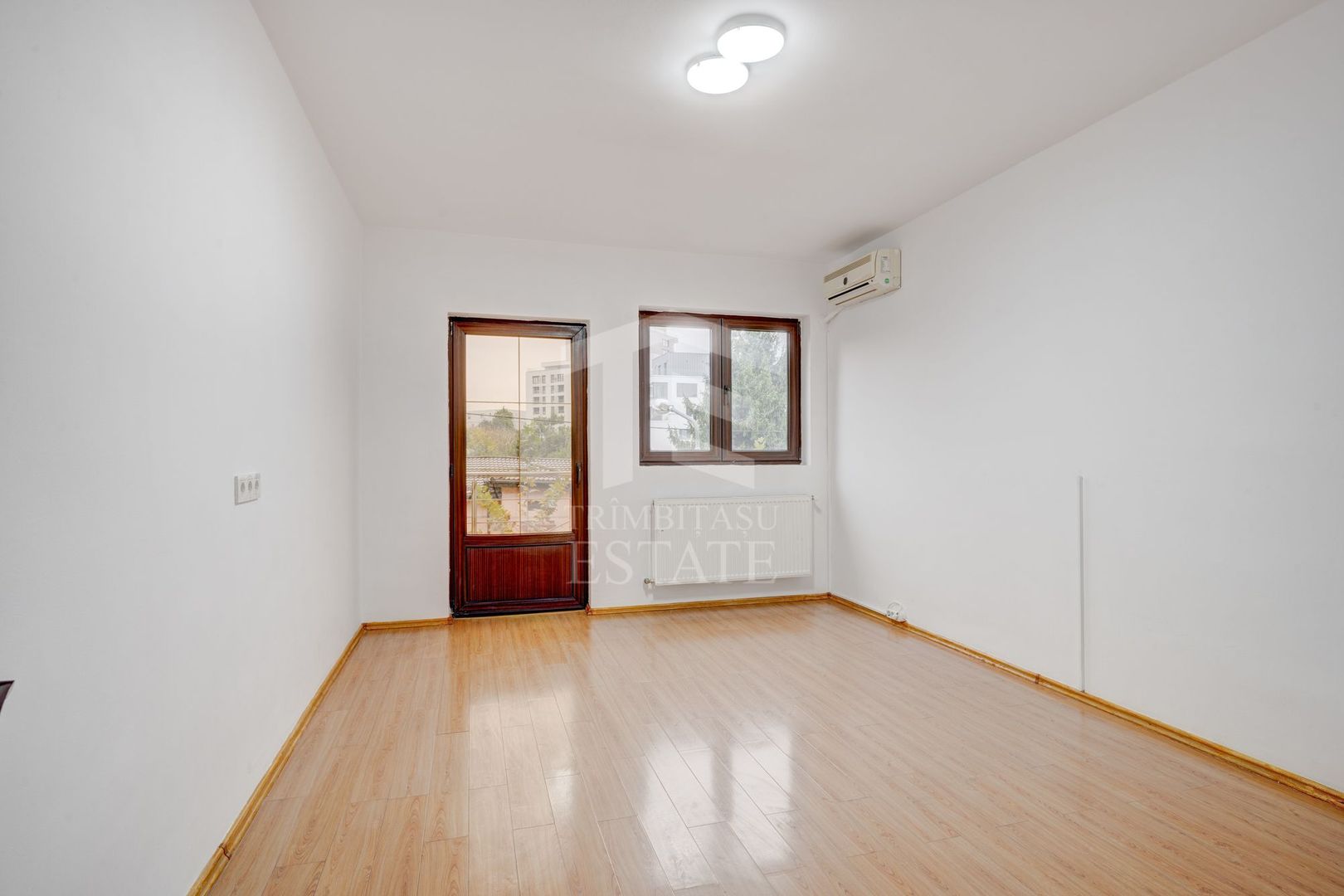 Casa Timpuri Noi 2010 P+1+M 220M - Poză 14