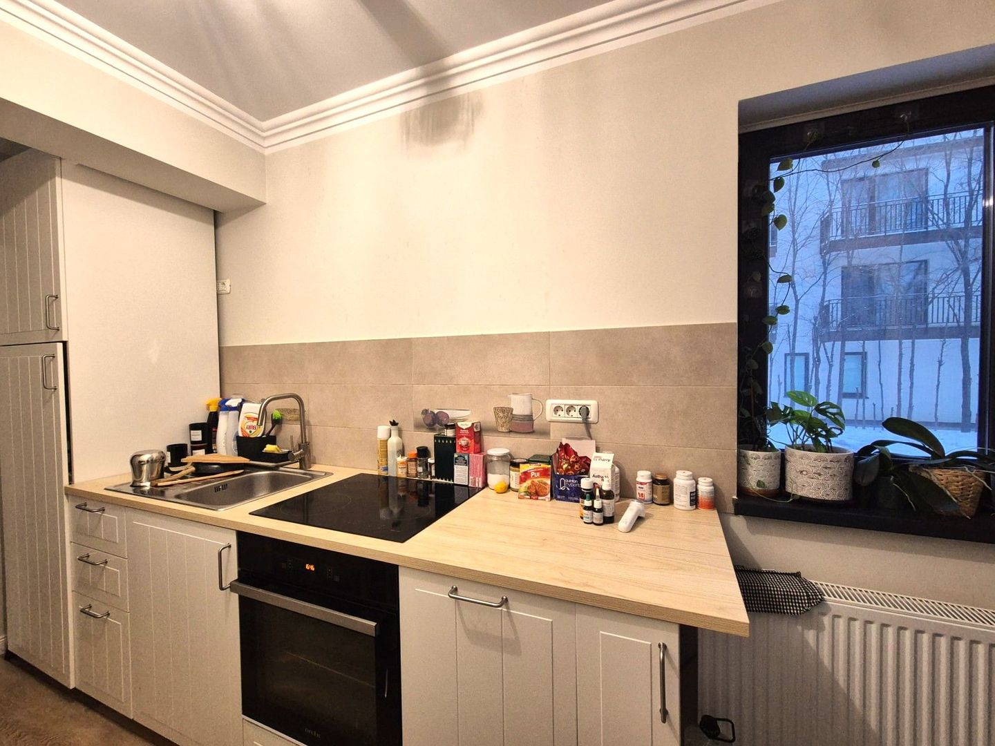 Zona Coresi, 2 camere ,59 mp,  cu grădină proprie și  loc de parcare. - Poză 6