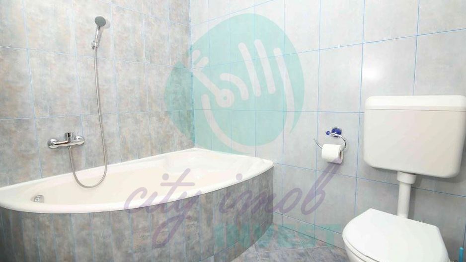 Vila cu 24 de camere cu priveliste superba ideal investitie in PREDEAL - Poză 15