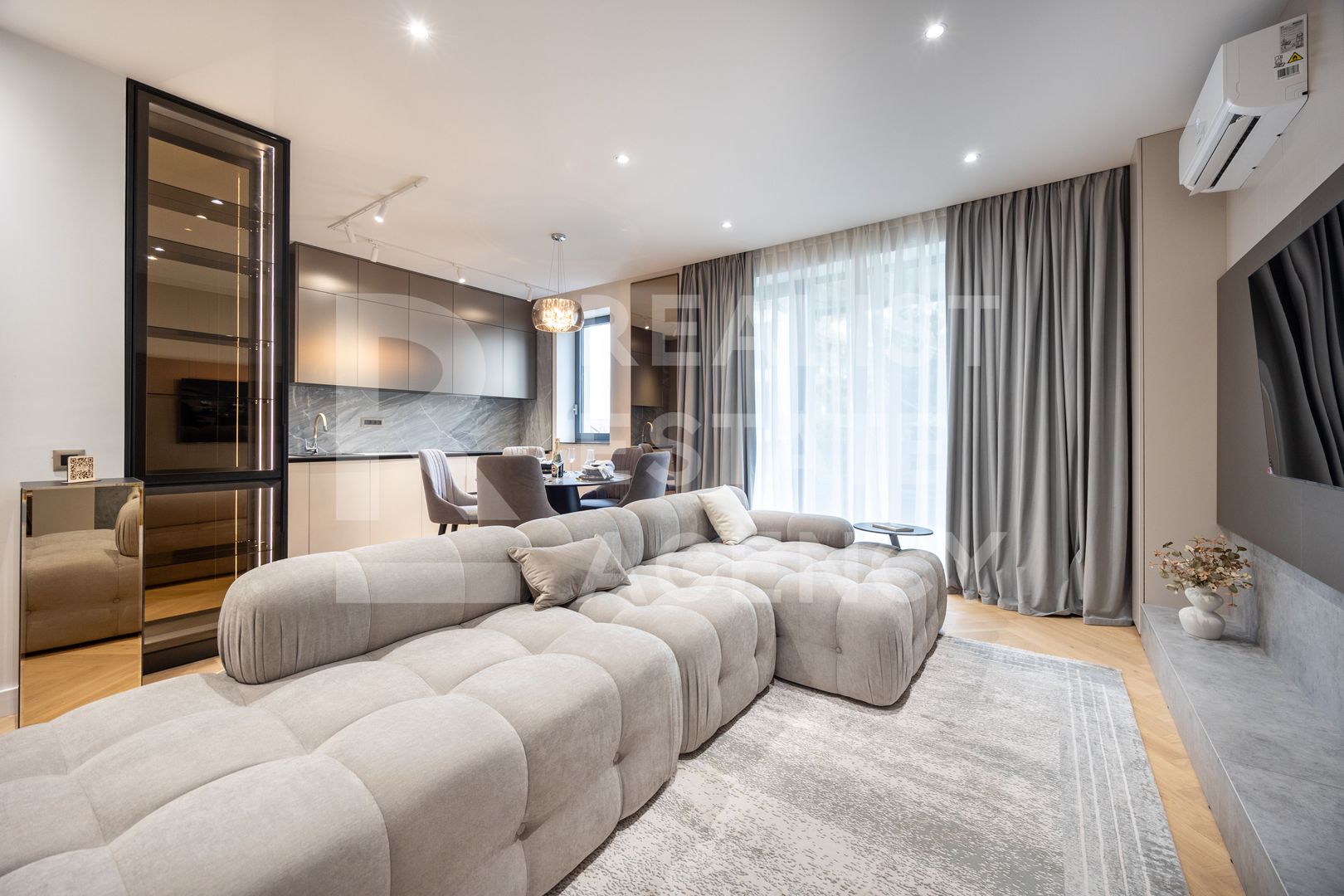 Vânzare, apartament cu 2 camere, zona Voluntari - Poză 2