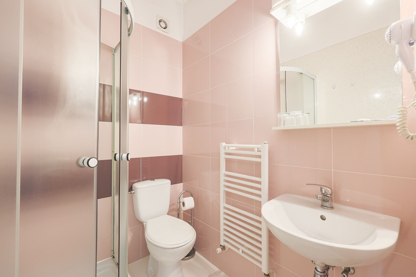 Flexibilitate într-o locație cheie, ideală pt hotel, cămin, clinică. - Poză 24