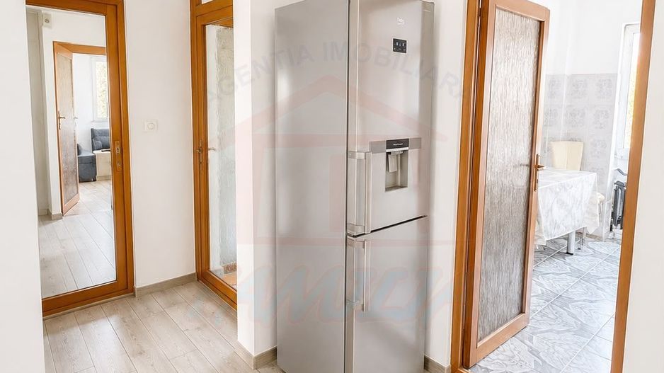 450 Euro/luna, Inchiriere apartament doua camere etaj 1 Micro21 - Poză 5