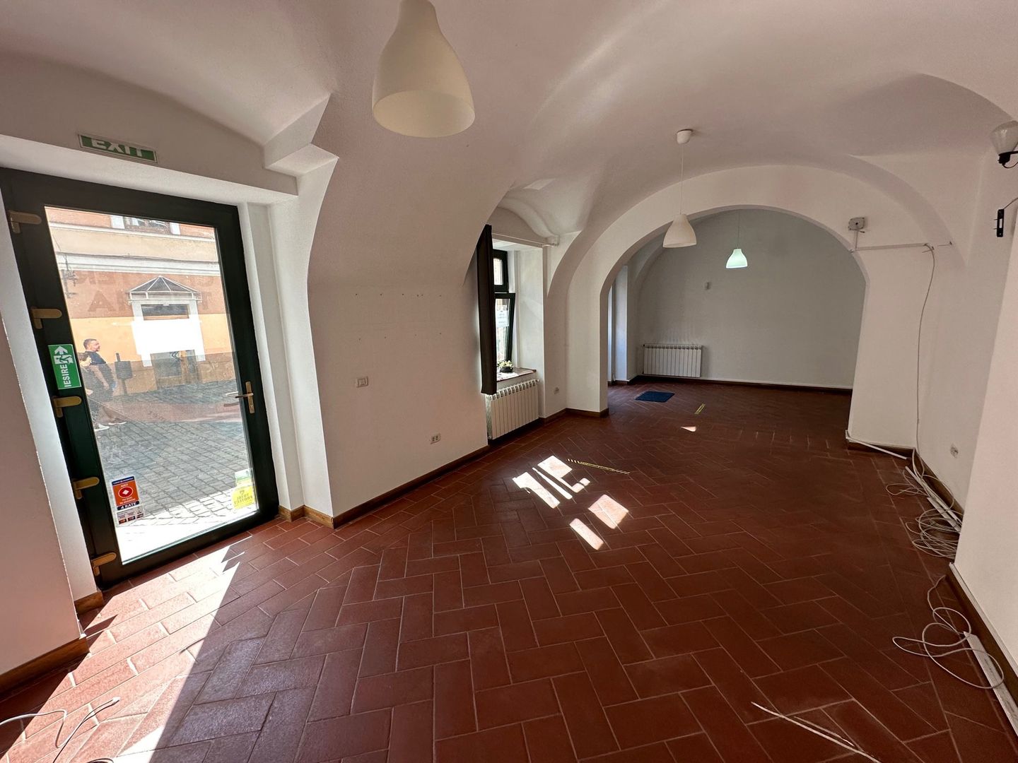 Spatiu de birouri - Unirii - 64 mp cu acces direct din str - Poză 3