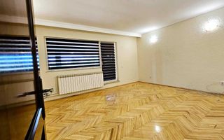 Casa in zona centrala - Poză 4