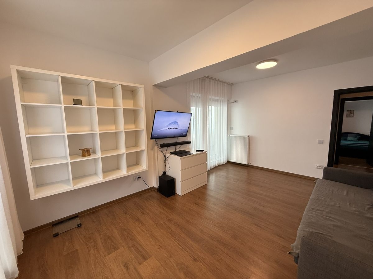 Apartament 2 camere lux, bloc nou, terasă 20 mp, centrală proprie, preț excelent - Poză 1