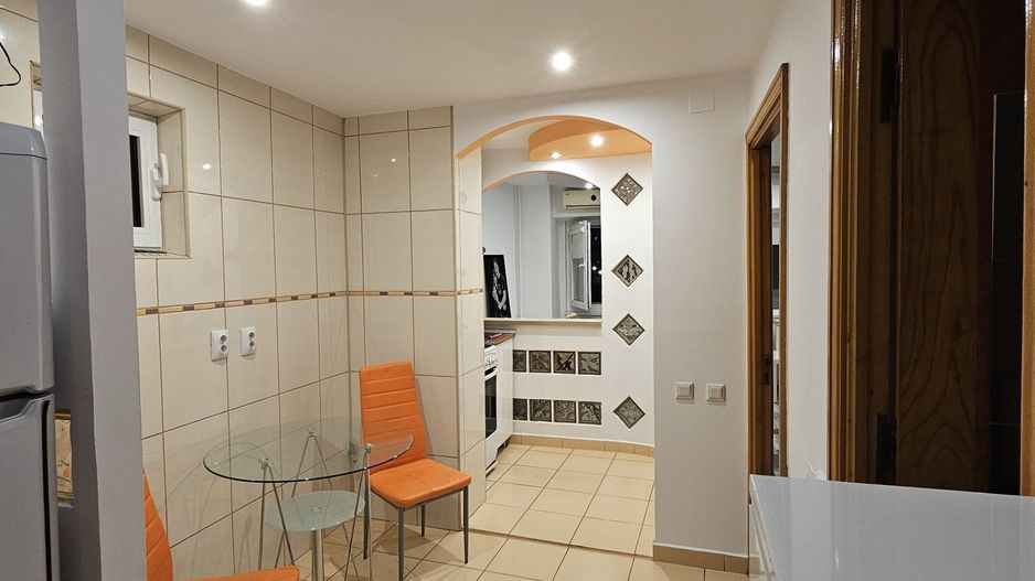 Închiriez garsonieră, Mall Vitan, modernă,  spațioasă + loc parcare - Poză 5